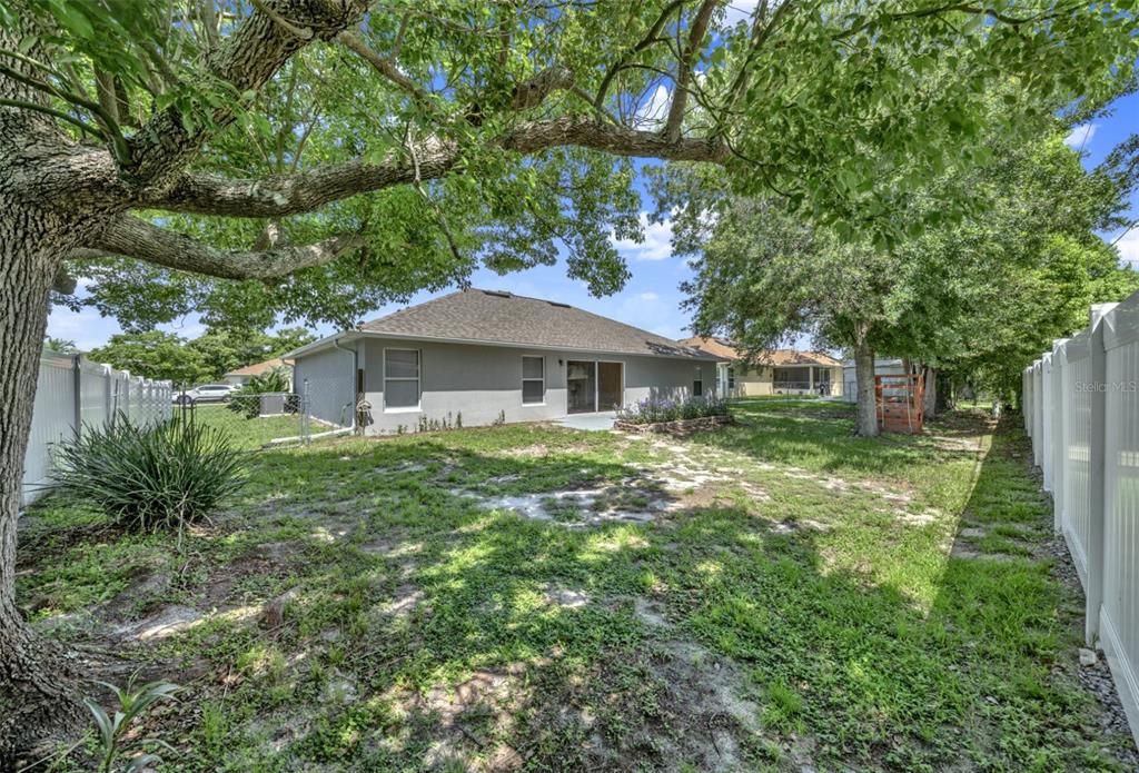 Activo con contrato: $325,000 (4 camas, 2 baños, 1840 Pies cuadrados)