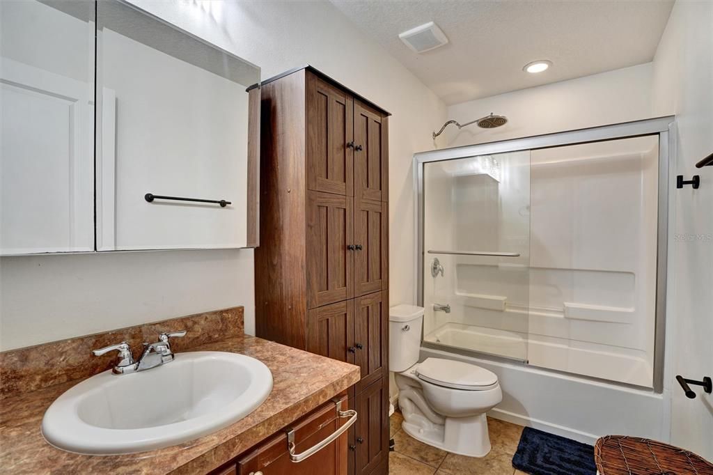 En Venta: $610,000 (5 camas, 2 baños, 2668 Pies cuadrados)