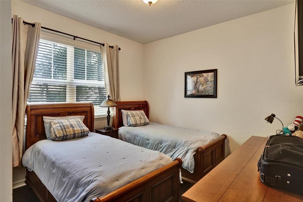 En Venta: $610,000 (5 camas, 2 baños, 2668 Pies cuadrados)