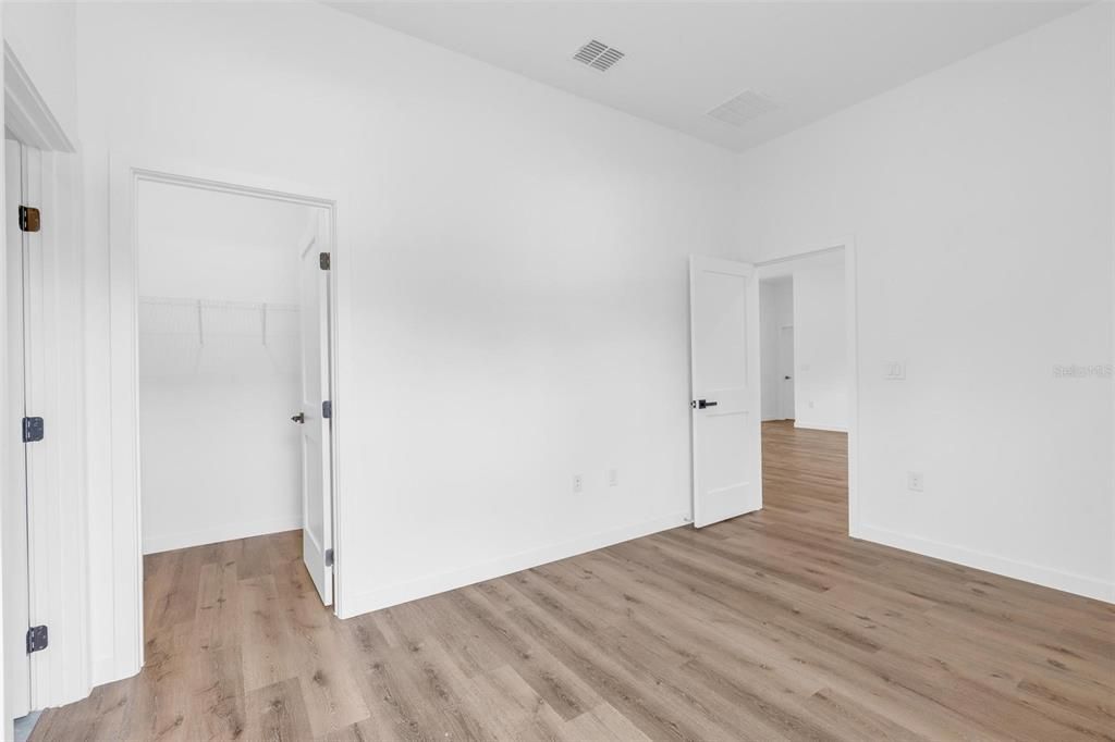 出租: $2,300 (4 贝兹, 3 浴室, 1870 平方英尺)