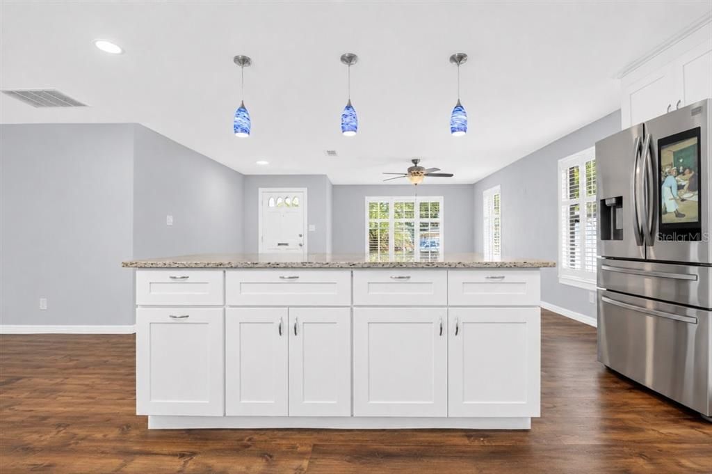 For Sale: $445,000 (3 beds, 2 baths, 1664 Square Feet)
