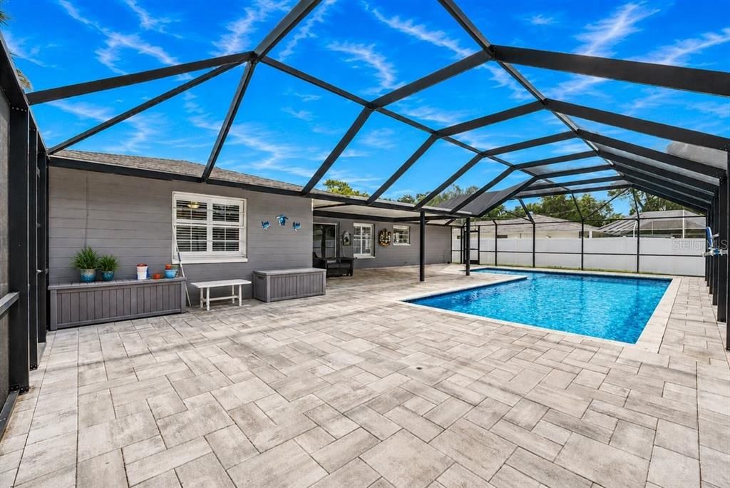 For Sale: $445,000 (3 beds, 2 baths, 1664 Square Feet)