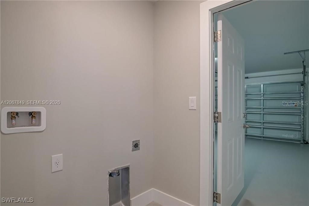 For Sale: $350,000 (3 beds, 2 baths, 1785 Square Feet)