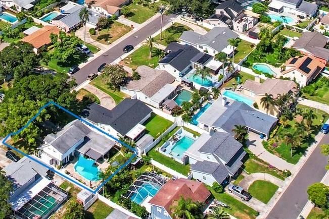 En Venta: $598,000 (4 camas, 2 baños, 1967 Pies cuadrados)