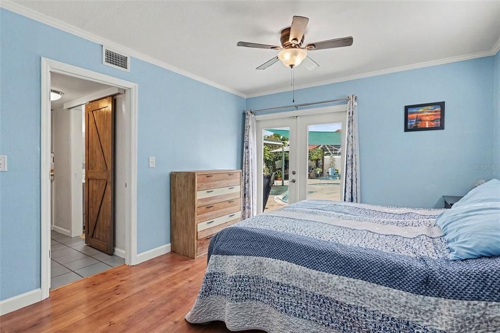 En Venta: $598,000 (4 camas, 2 baños, 1967 Pies cuadrados)
