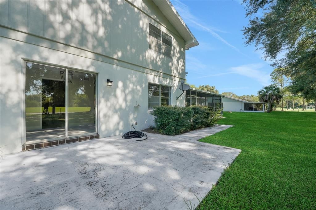 For Sale: $425,000 (4 beds, 2 baths, 2350 Square Feet)
