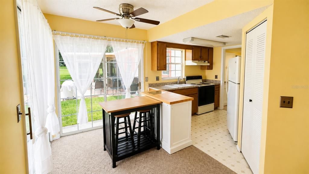 For Sale: $107,000 (1 beds, 1 baths, 625 Square Feet)