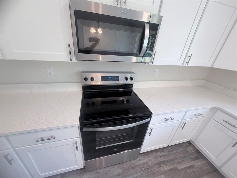 For Rent: $1,700 (3 beds, 2 baths, 1138 Square Feet)