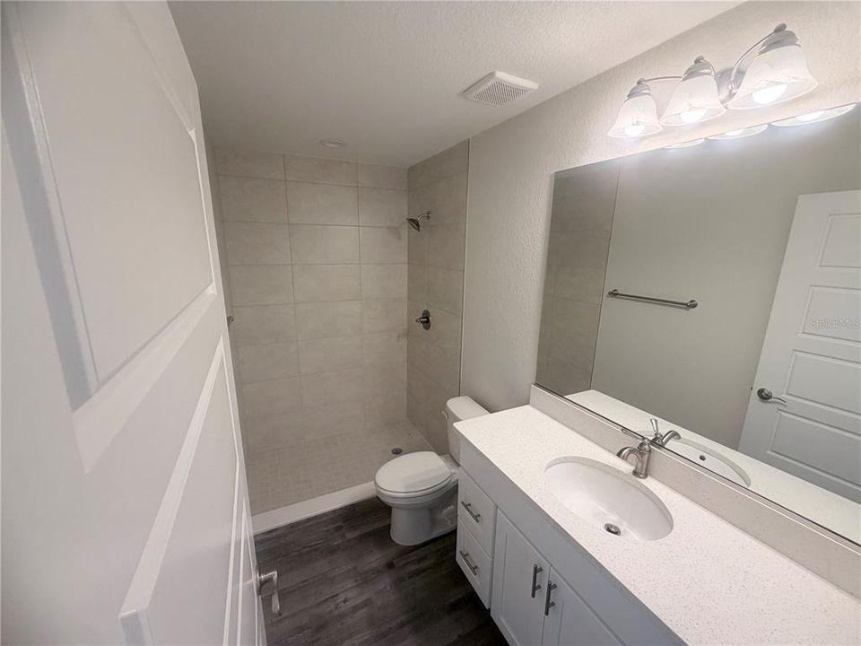 For Rent: $1,700 (3 beds, 2 baths, 1138 Square Feet)