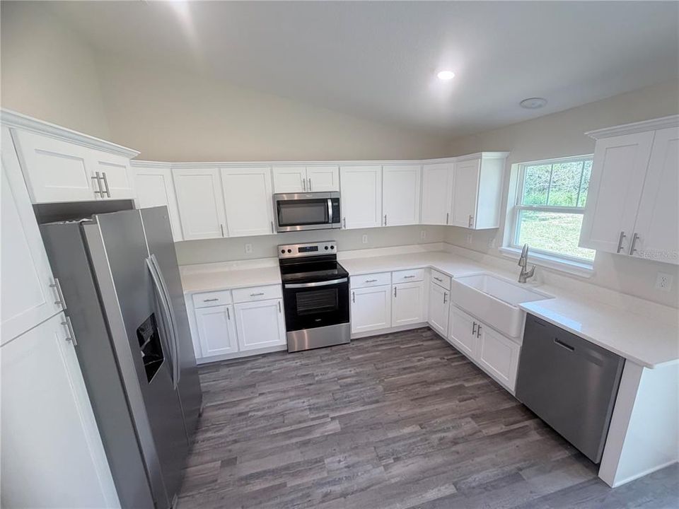 For Rent: $1,700 (3 beds, 2 baths, 1138 Square Feet)