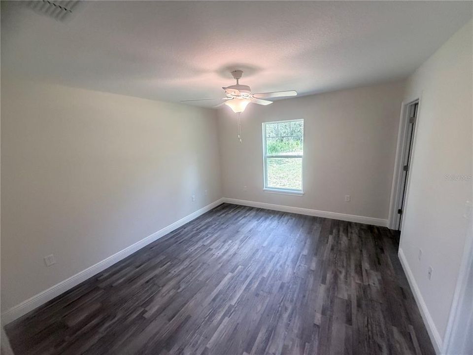 For Rent: $1,700 (3 beds, 2 baths, 1138 Square Feet)