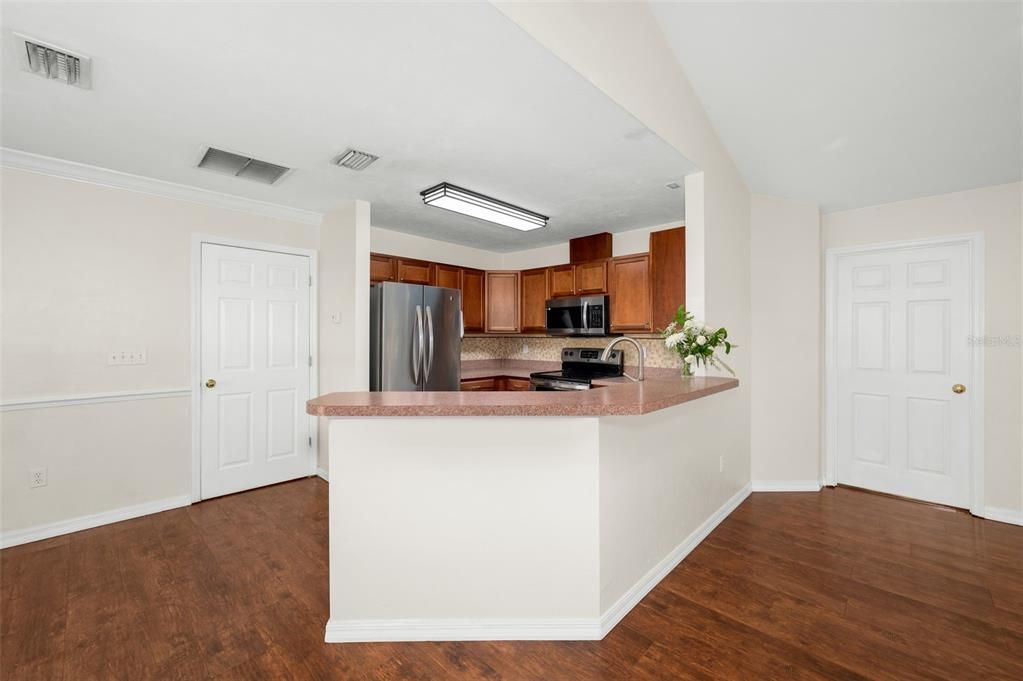 For Sale: $370,000 (3 beds, 2 baths, 1367 Square Feet)