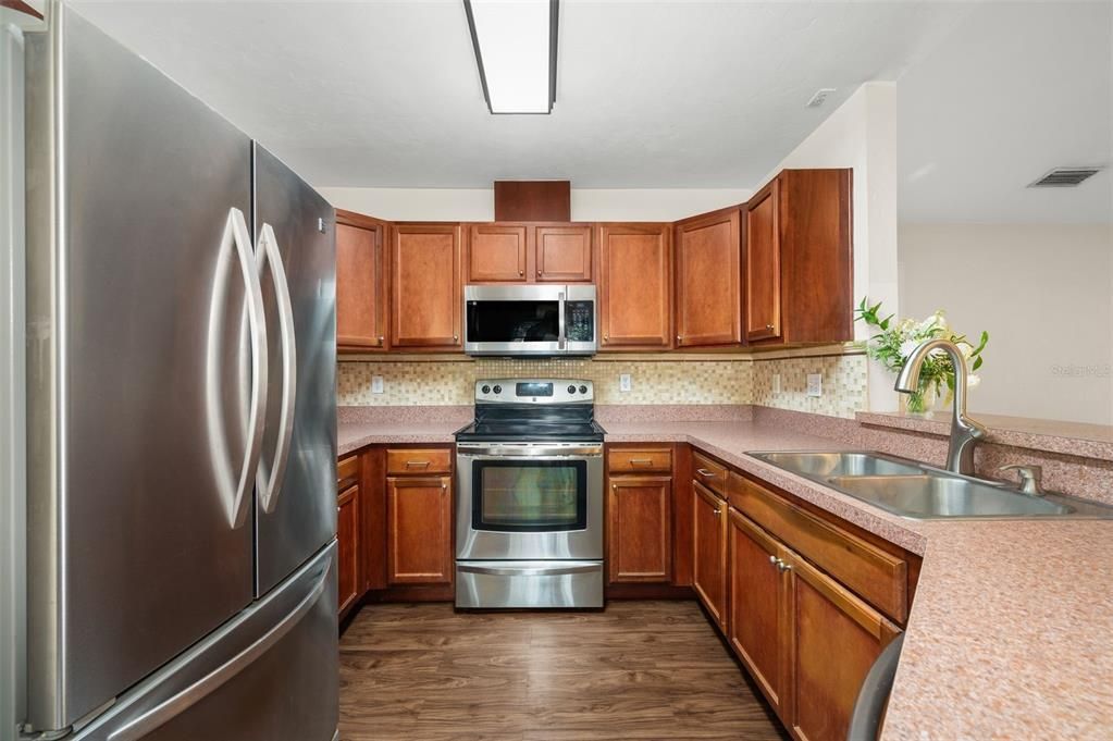 For Sale: $370,000 (3 beds, 2 baths, 1367 Square Feet)