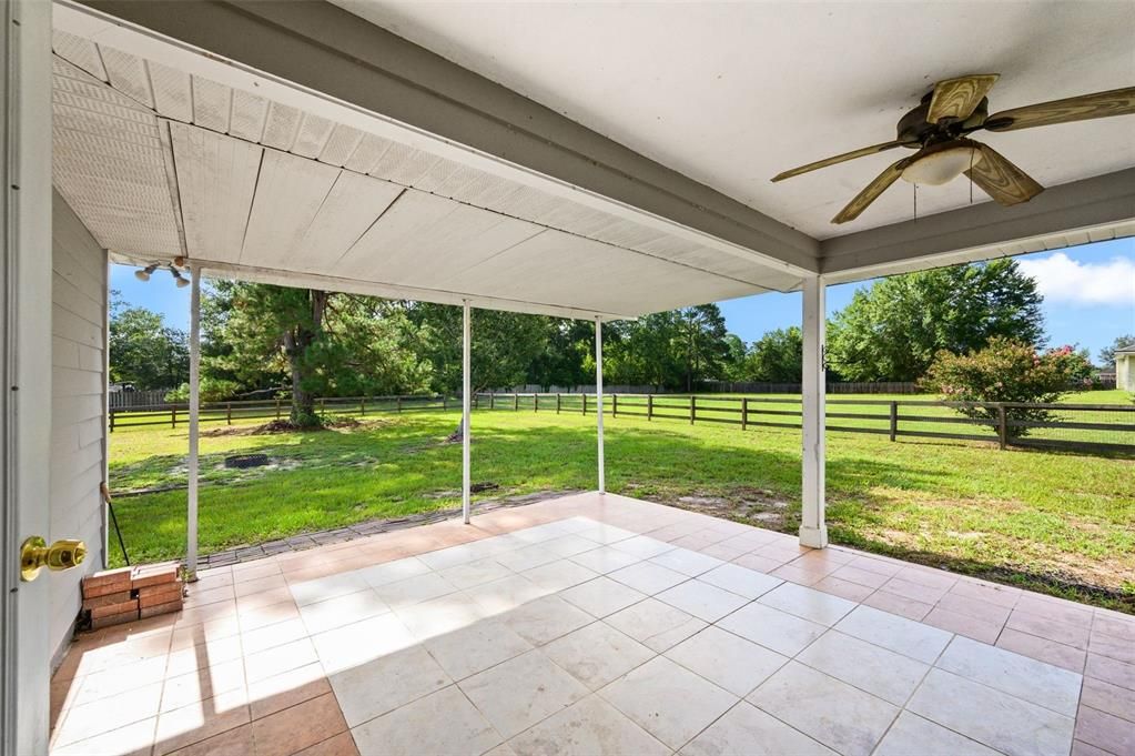 For Sale: $370,000 (3 beds, 2 baths, 1367 Square Feet)