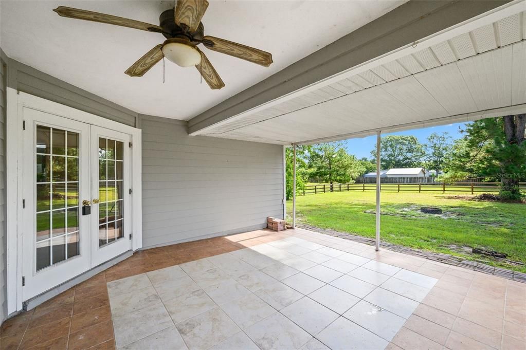 For Sale: $370,000 (3 beds, 2 baths, 1367 Square Feet)
