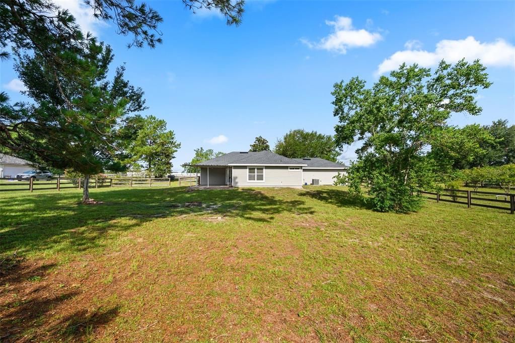 For Sale: $370,000 (3 beds, 2 baths, 1367 Square Feet)