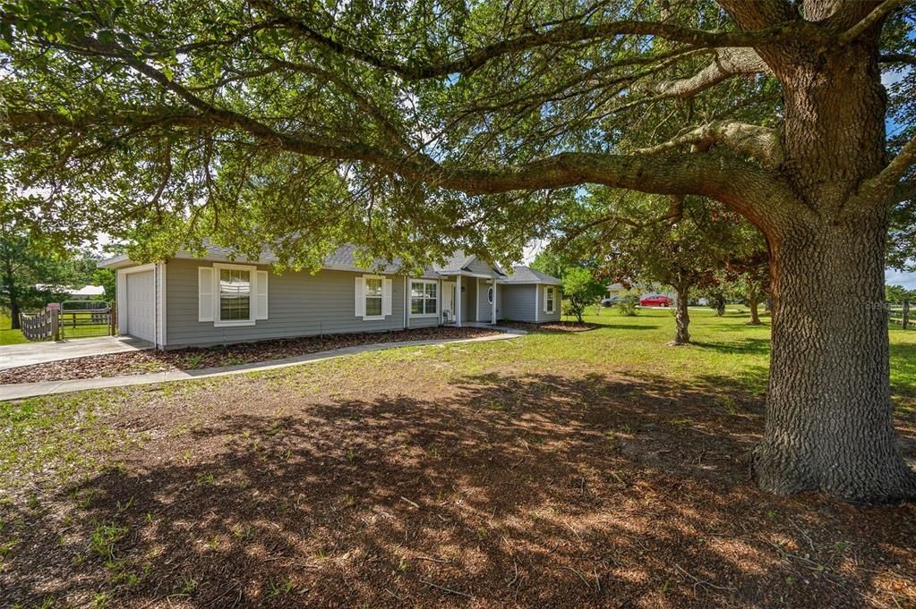 For Sale: $370,000 (3 beds, 2 baths, 1367 Square Feet)