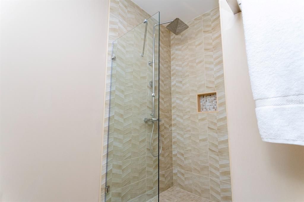 En Venta: $515,000 (4 camas, 4 baños, 2356 Pies cuadrados)