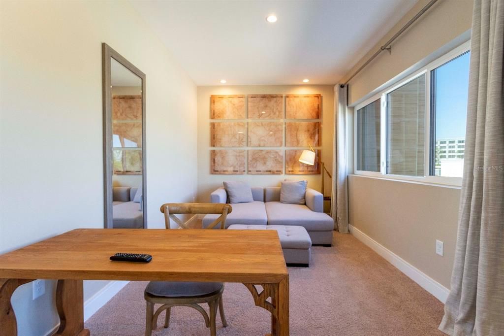 En Venta: $515,000 (4 camas, 4 baños, 2356 Pies cuadrados)