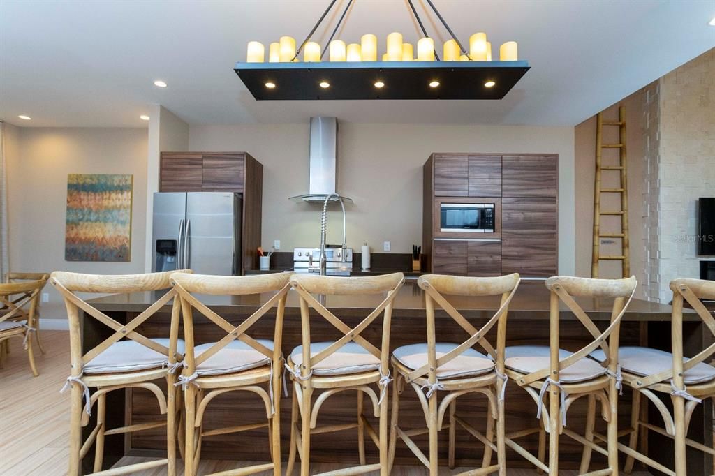 En Venta: $515,000 (4 camas, 4 baños, 2356 Pies cuadrados)