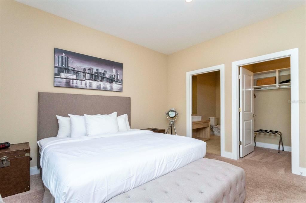 En Venta: $515,000 (4 camas, 4 baños, 2356 Pies cuadrados)
