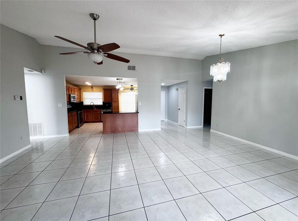 For Sale: $399,900 (3 beds, 2 baths, 1441 Square Feet)