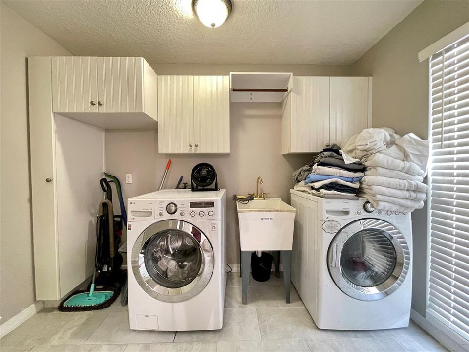 For Rent: $3,000 (4 beds, 2 baths, 2137 Square Feet)