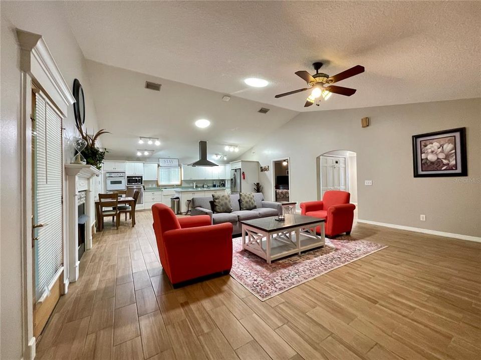 For Rent: $3,000 (4 beds, 2 baths, 2137 Square Feet)