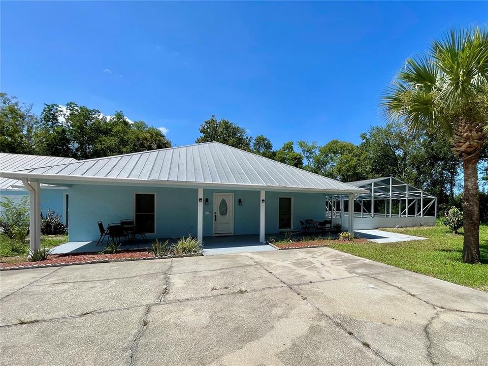For Rent: $3,000 (4 beds, 2 baths, 2137 Square Feet)