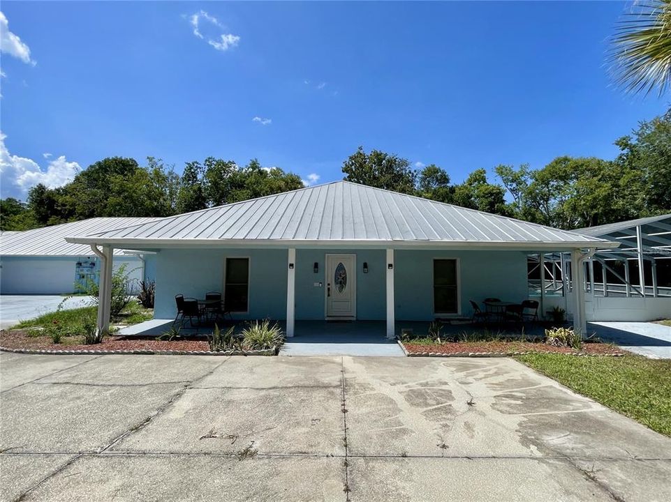 For Rent: $3,000 (4 beds, 2 baths, 2137 Square Feet)