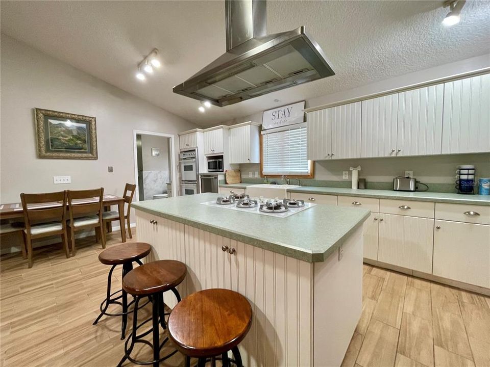 For Rent: $3,000 (4 beds, 2 baths, 2137 Square Feet)