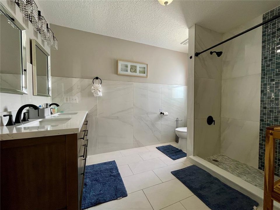 For Rent: $3,000 (4 beds, 2 baths, 2137 Square Feet)