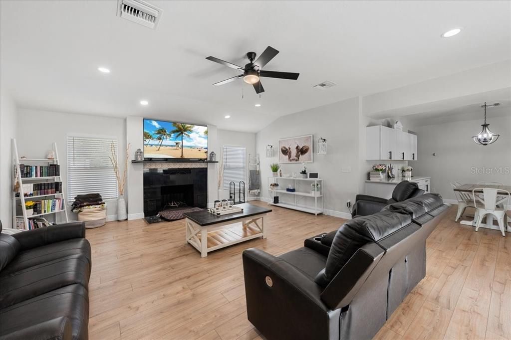 For Sale: $509,000 (4 beds, 3 baths, 2948 Square Feet)