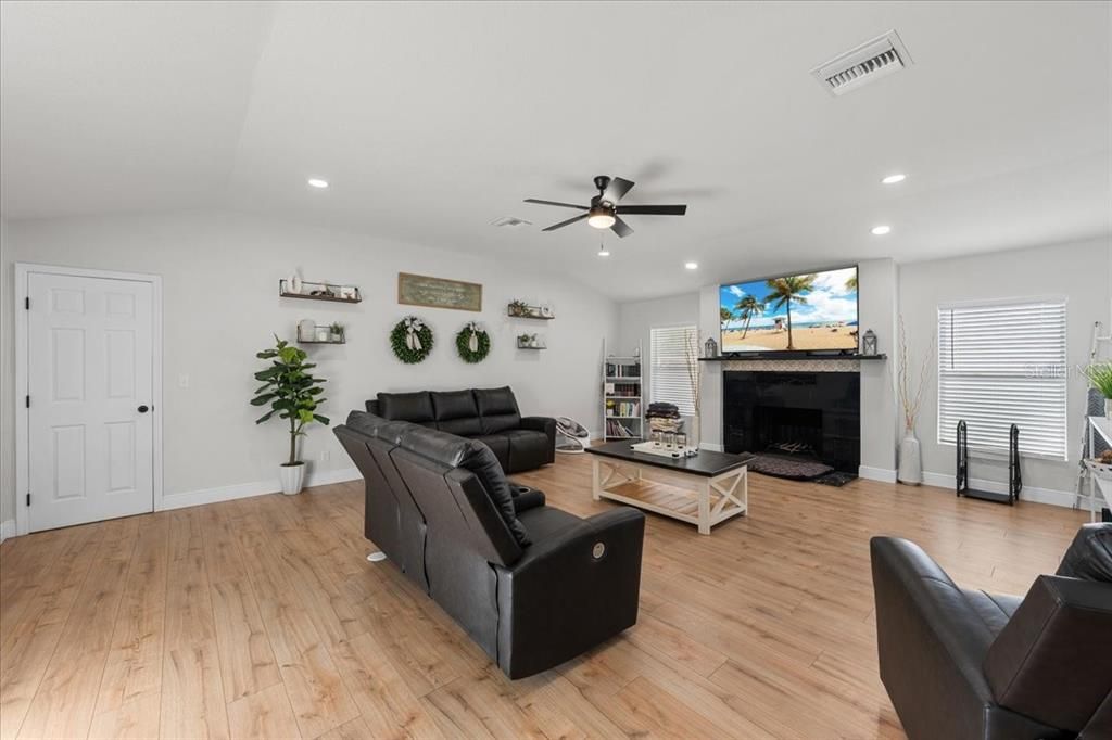 For Sale: $509,000 (4 beds, 3 baths, 2948 Square Feet)