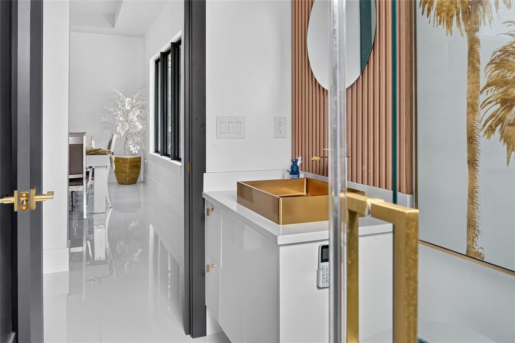 En Venta: $1,299,000 (5 camas, 6 baños, 3954 Pies cuadrados)