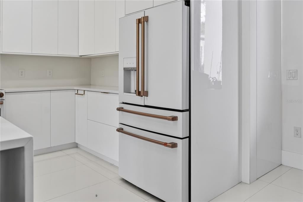 En Venta: $1,299,000 (5 camas, 6 baños, 3954 Pies cuadrados)
