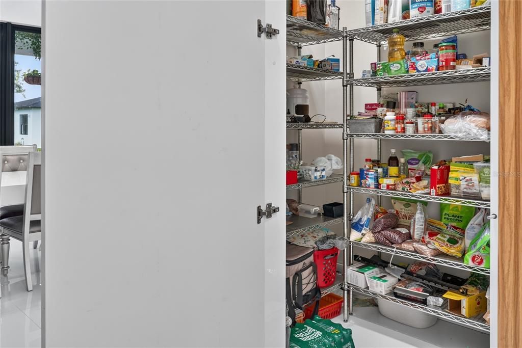 En Venta: $1,299,000 (5 camas, 6 baños, 3954 Pies cuadrados)