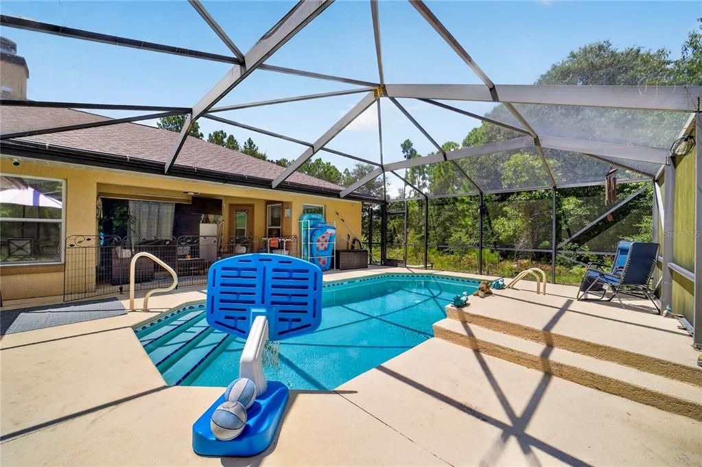 For Sale: $369,900 (3 beds, 2 baths, 2015 Square Feet)