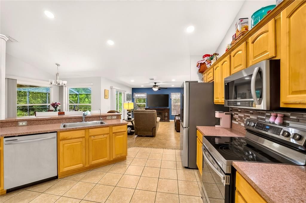 For Sale: $369,900 (3 beds, 2 baths, 2015 Square Feet)