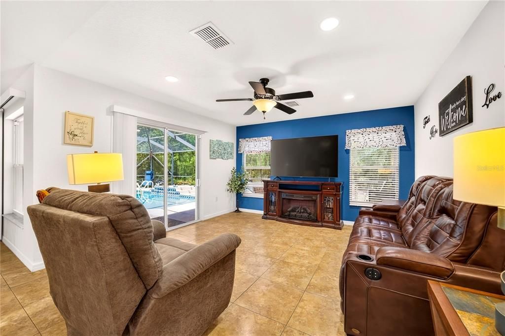 For Sale: $369,900 (3 beds, 2 baths, 2015 Square Feet)