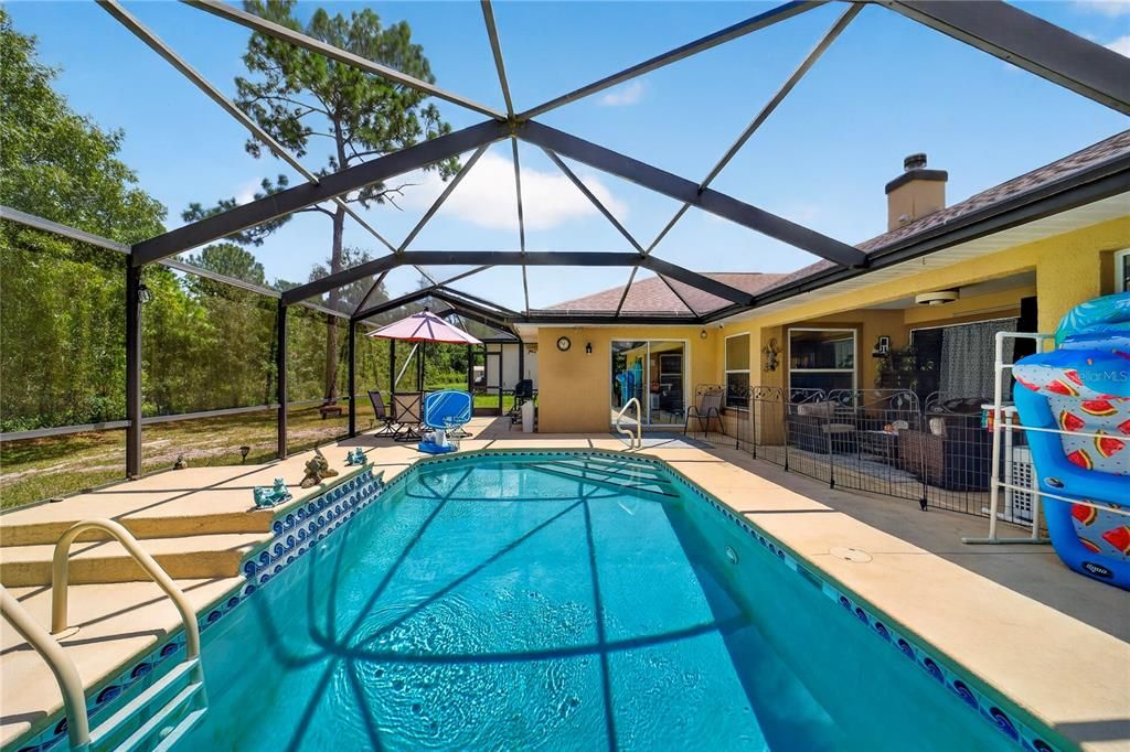 For Sale: $369,900 (3 beds, 2 baths, 2015 Square Feet)