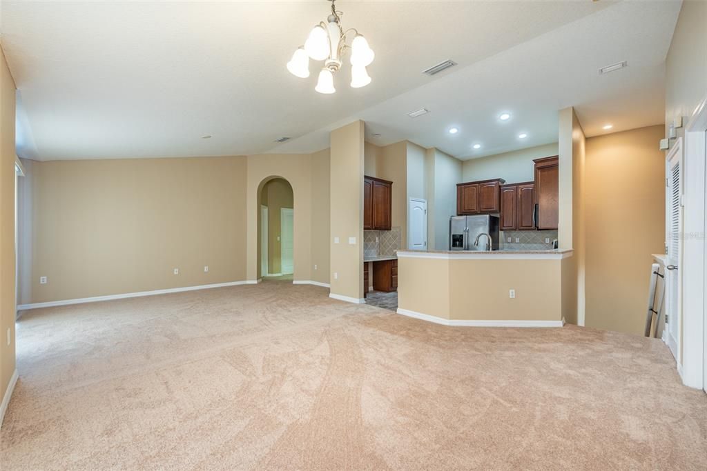 For Rent: $1,950 (2 beds, 2 baths, 1298 Square Feet)