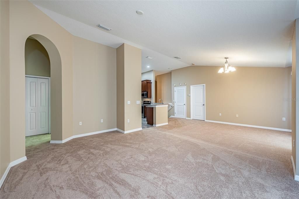 For Rent: $1,950 (2 beds, 2 baths, 1298 Square Feet)