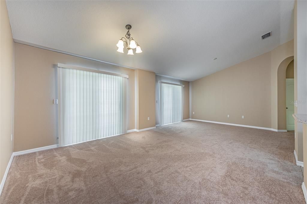 For Rent: $1,950 (2 beds, 2 baths, 1298 Square Feet)