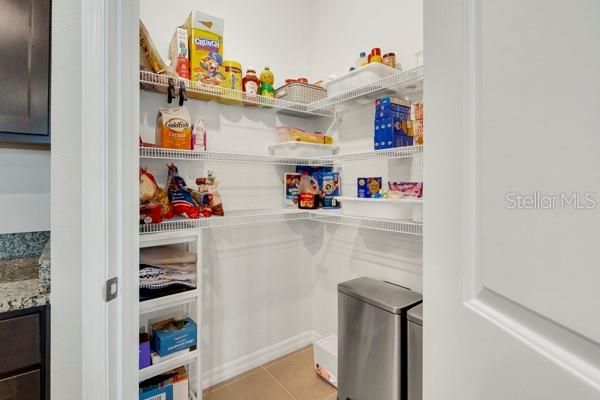 На продажу: $349,900 (4 спален, 2 ванн, 1846 Квадратных фут)