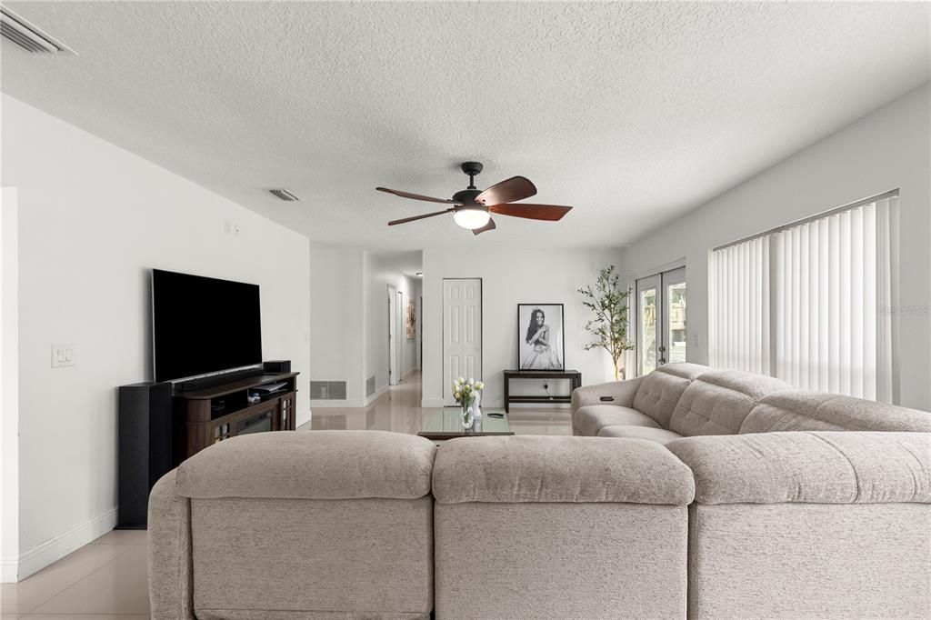 For Sale: $529,900 (3 beds, 2 baths, 1536 Square Feet)
