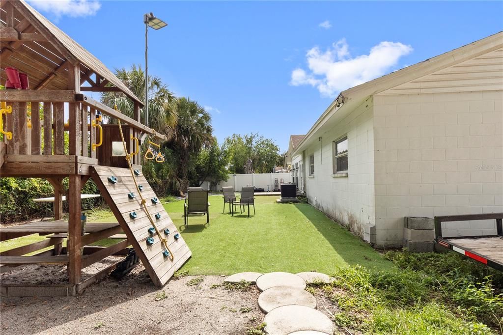 For Sale: $529,900 (3 beds, 2 baths, 1536 Square Feet)