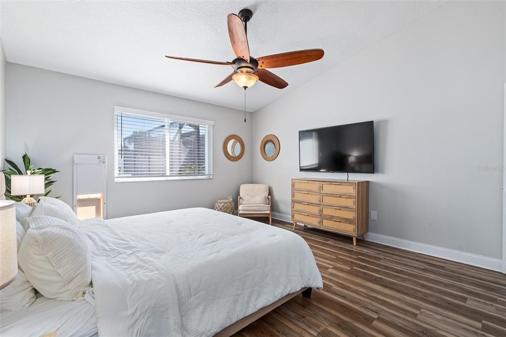 For Sale: $589,000 (3 beds, 2 baths, 1186 Square Feet)