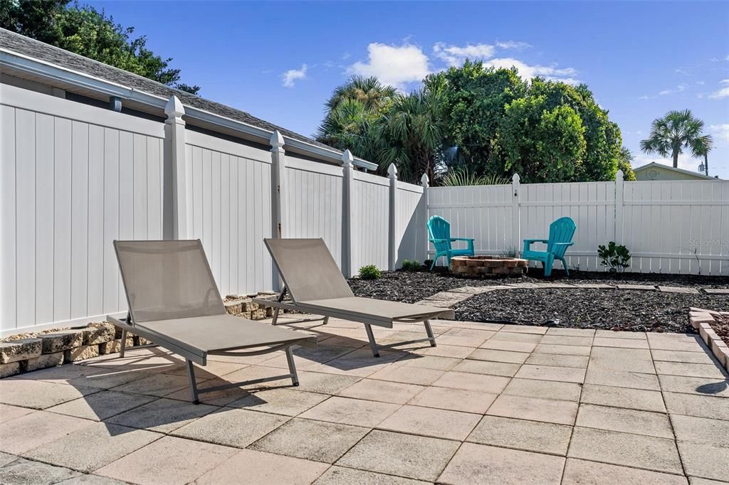 For Sale: $589,000 (3 beds, 2 baths, 1186 Square Feet)