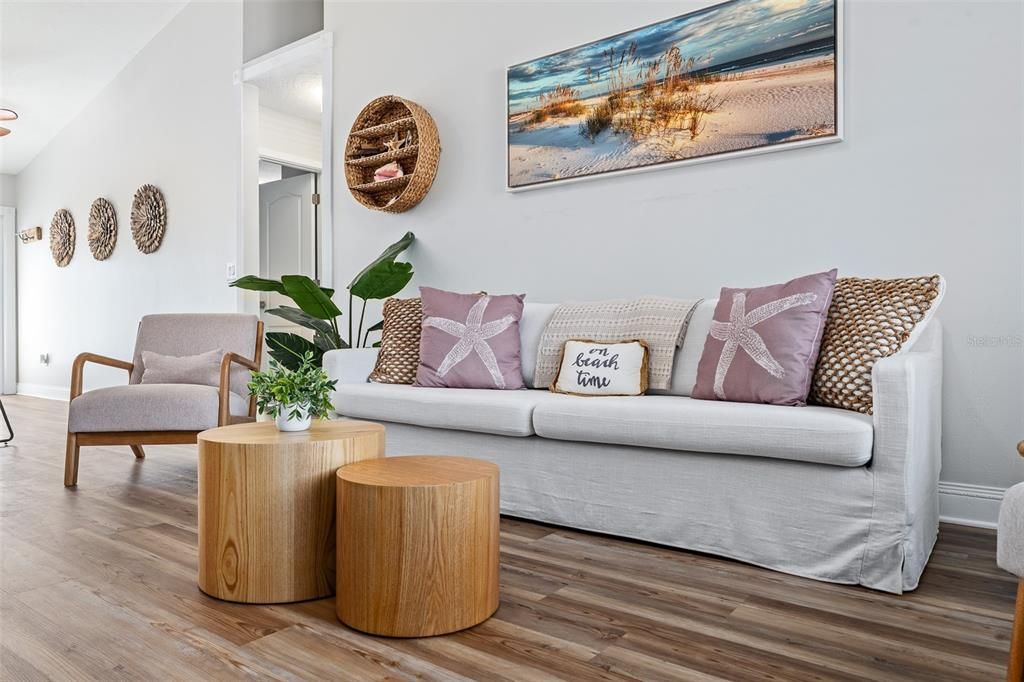 For Sale: $589,000 (3 beds, 2 baths, 1186 Square Feet)